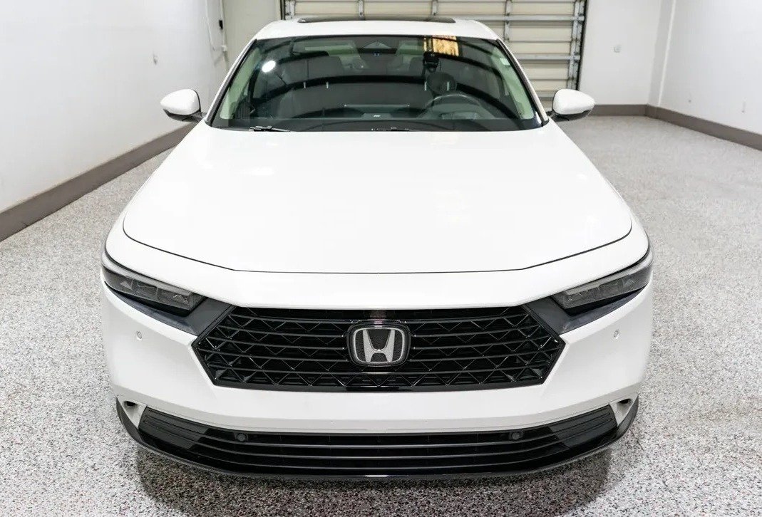 2023 Honda Accord Hybrid Touring - 2