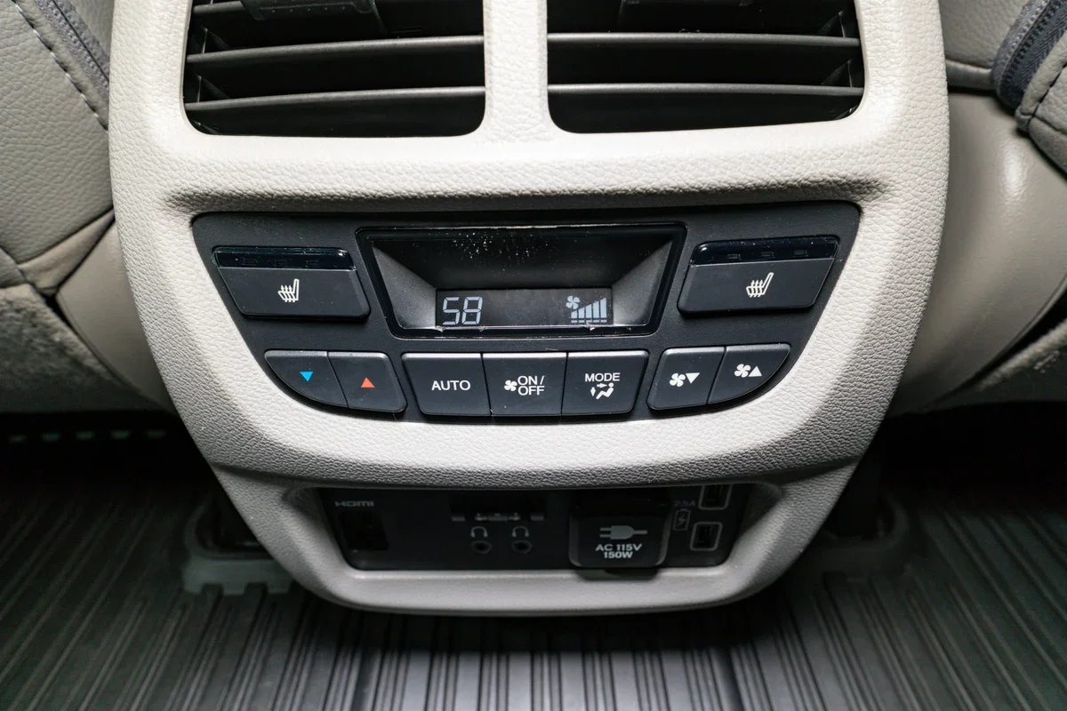 2019 Honda Pilot Touring 8 Passenger - 30