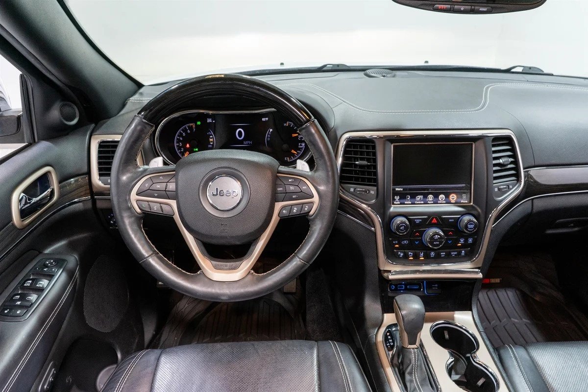 2017 Jeep Grand Cherokee Overland - 11