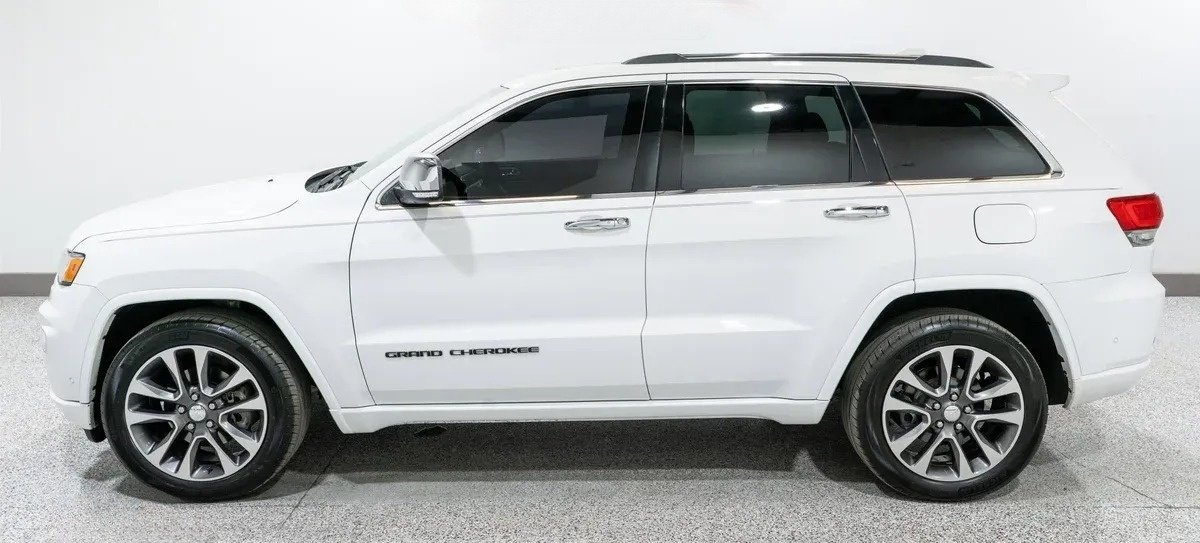 2017 Jeep Grand Cherokee Overland - 6