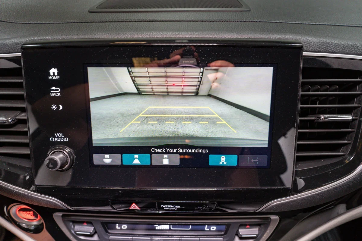 2019 Honda Pilot Touring 8 Passenger - 23