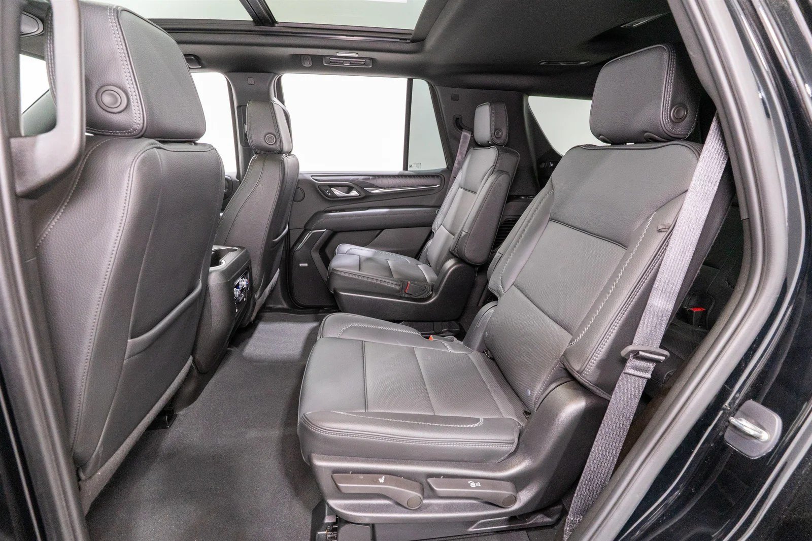 2023 GMC Yukon Denali - 31