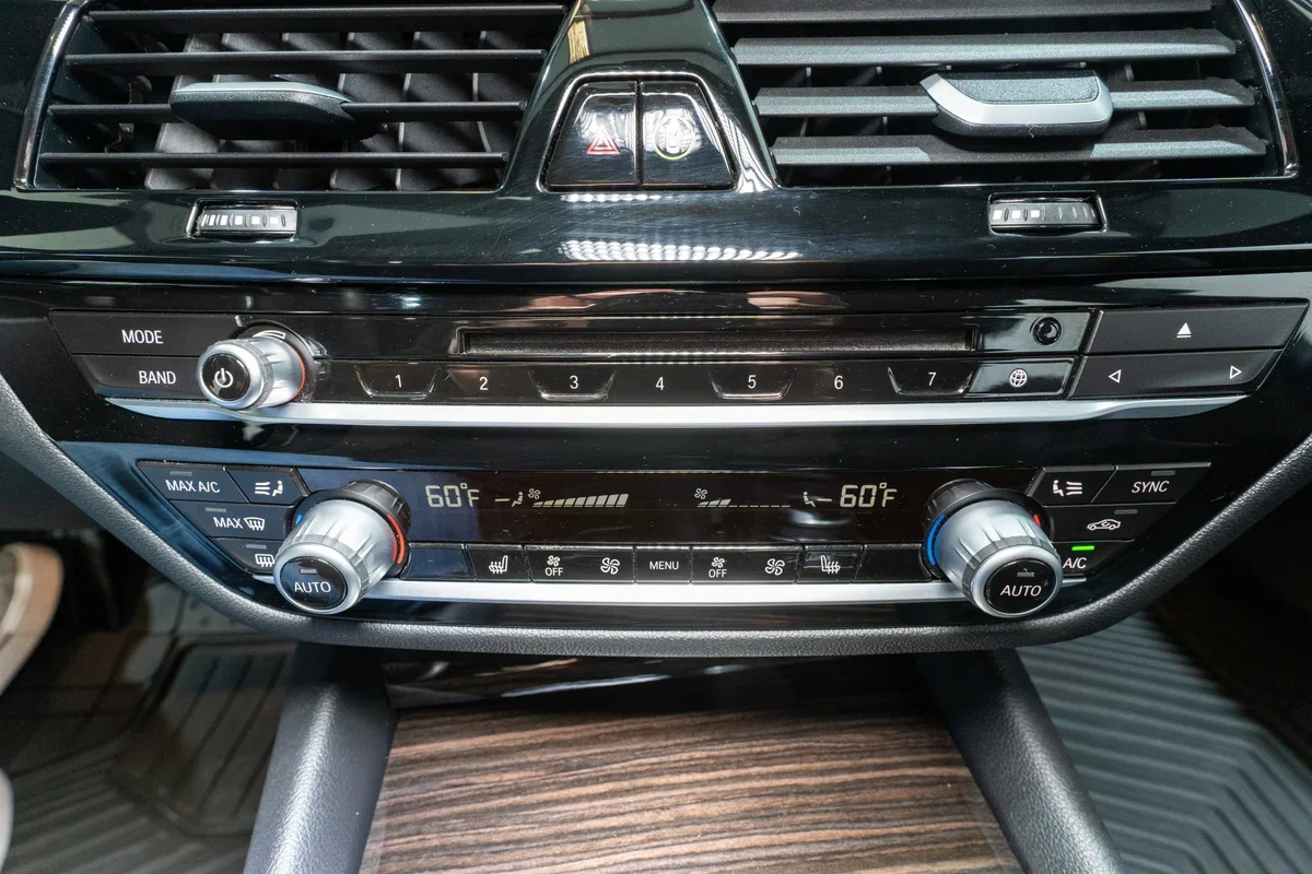 2019 BMW 5 Series 530i xDrive - 16