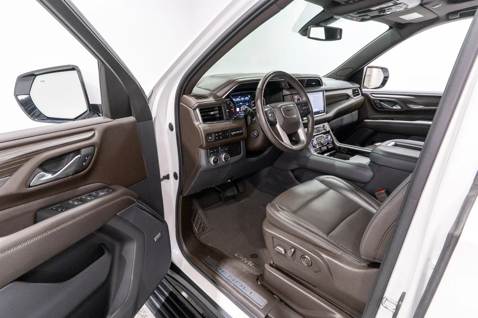 2021 GMC Yukon Denali - 8