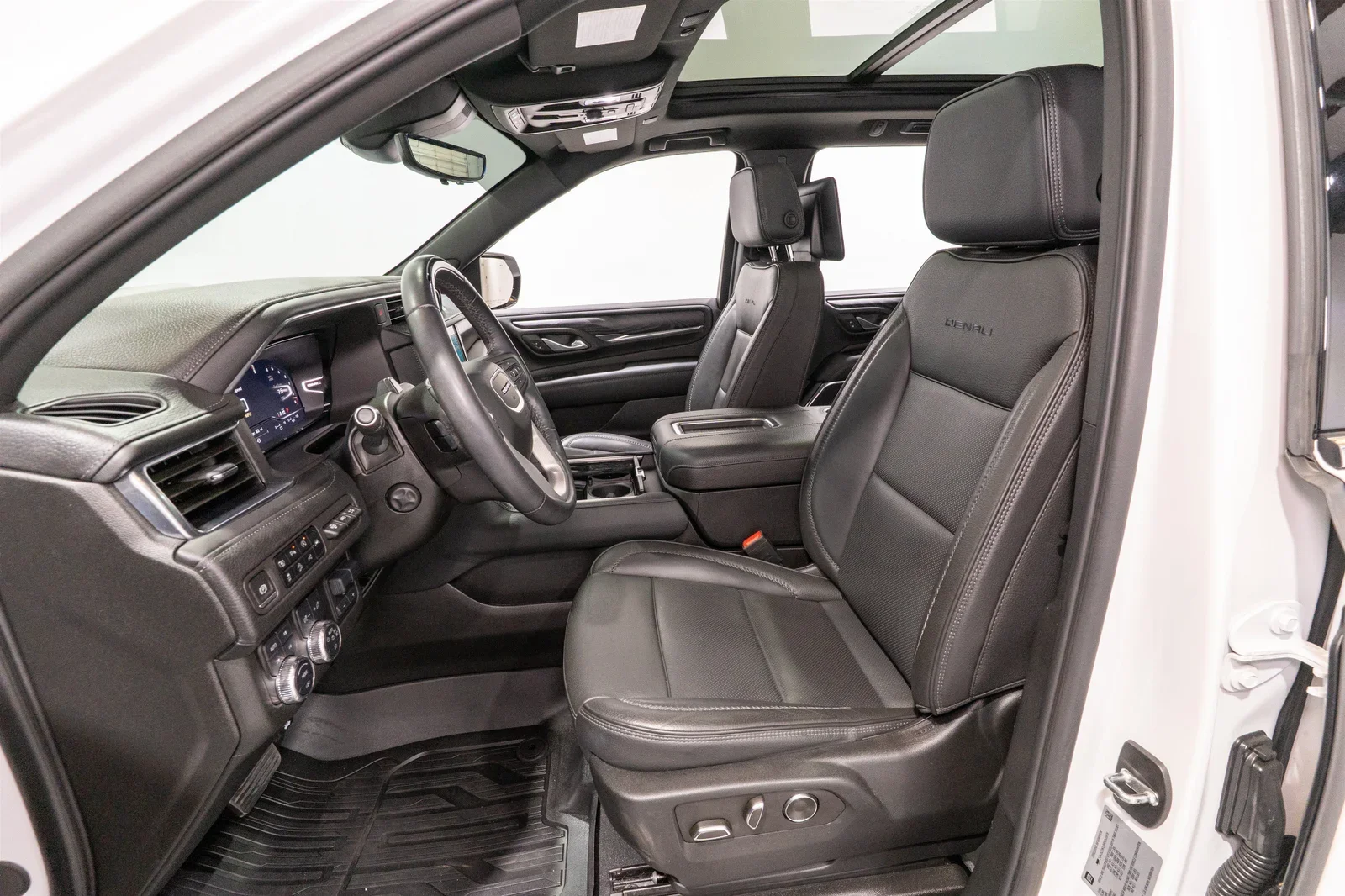 2024 GMC Yukon Denali - 10