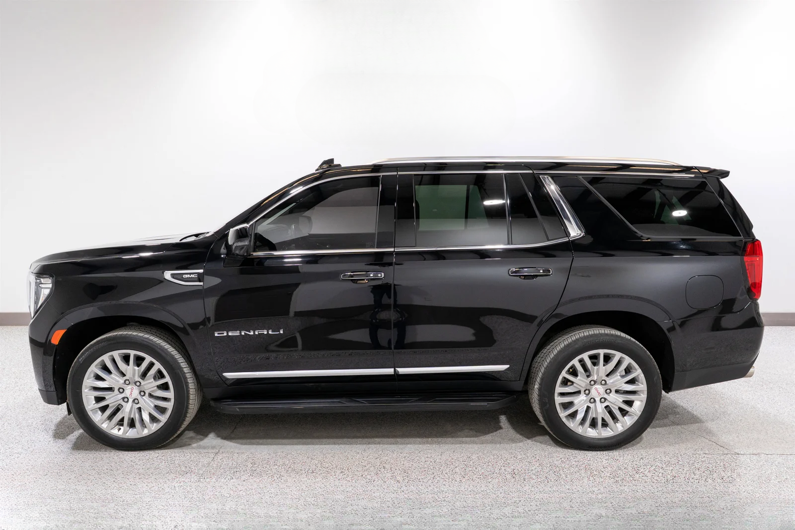 2023 GMC Yukon Denali - 2