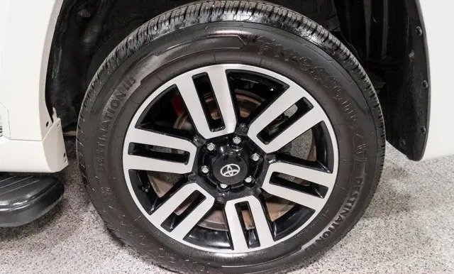 2018 Toyota 4Runner Limited - 28