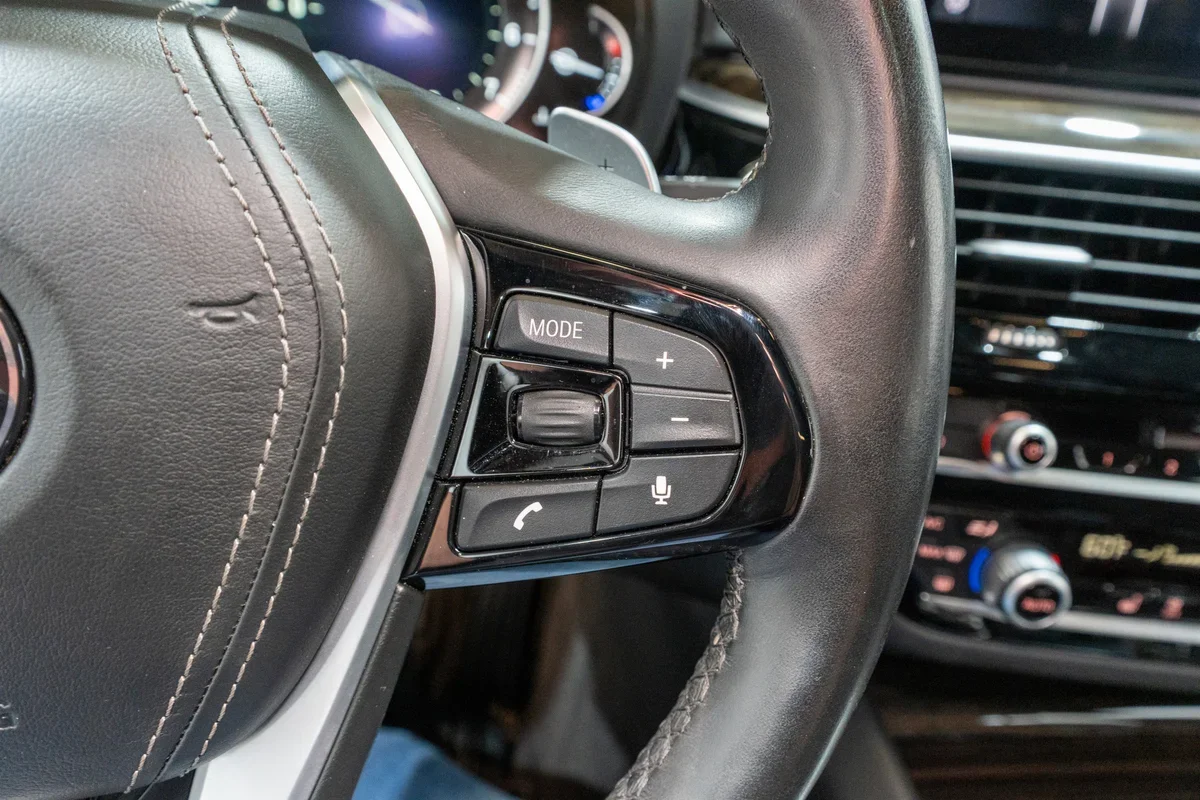 2019 BMW 5 Series 530i xDrive - 14