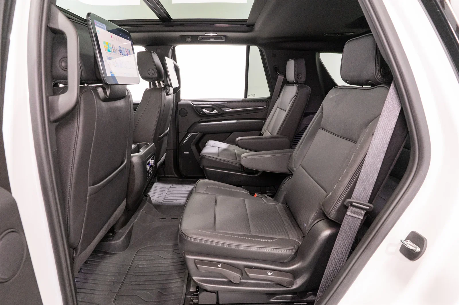 2024 GMC Yukon Denali - 25