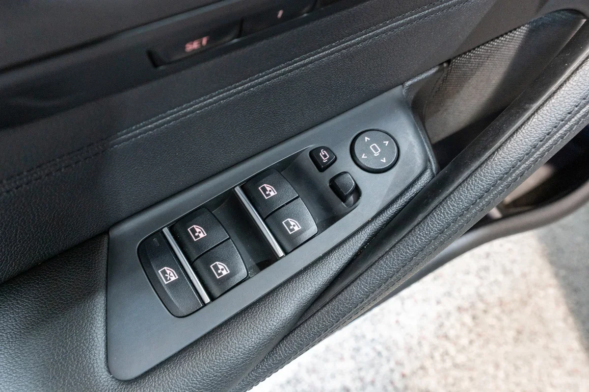 2019 BMW 5 Series 530i xDrive - 18