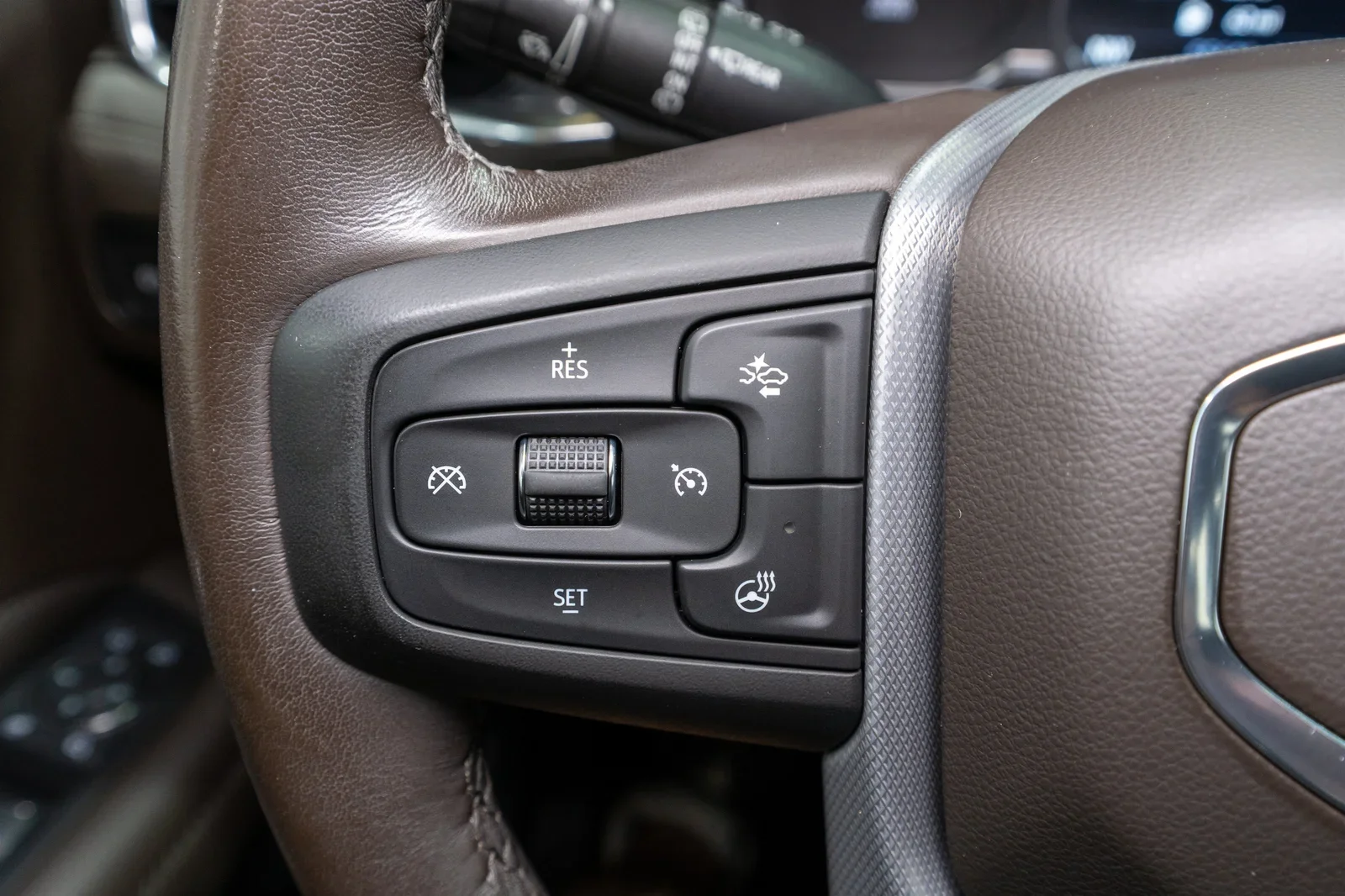 2021 GMC Yukon Denali - 20