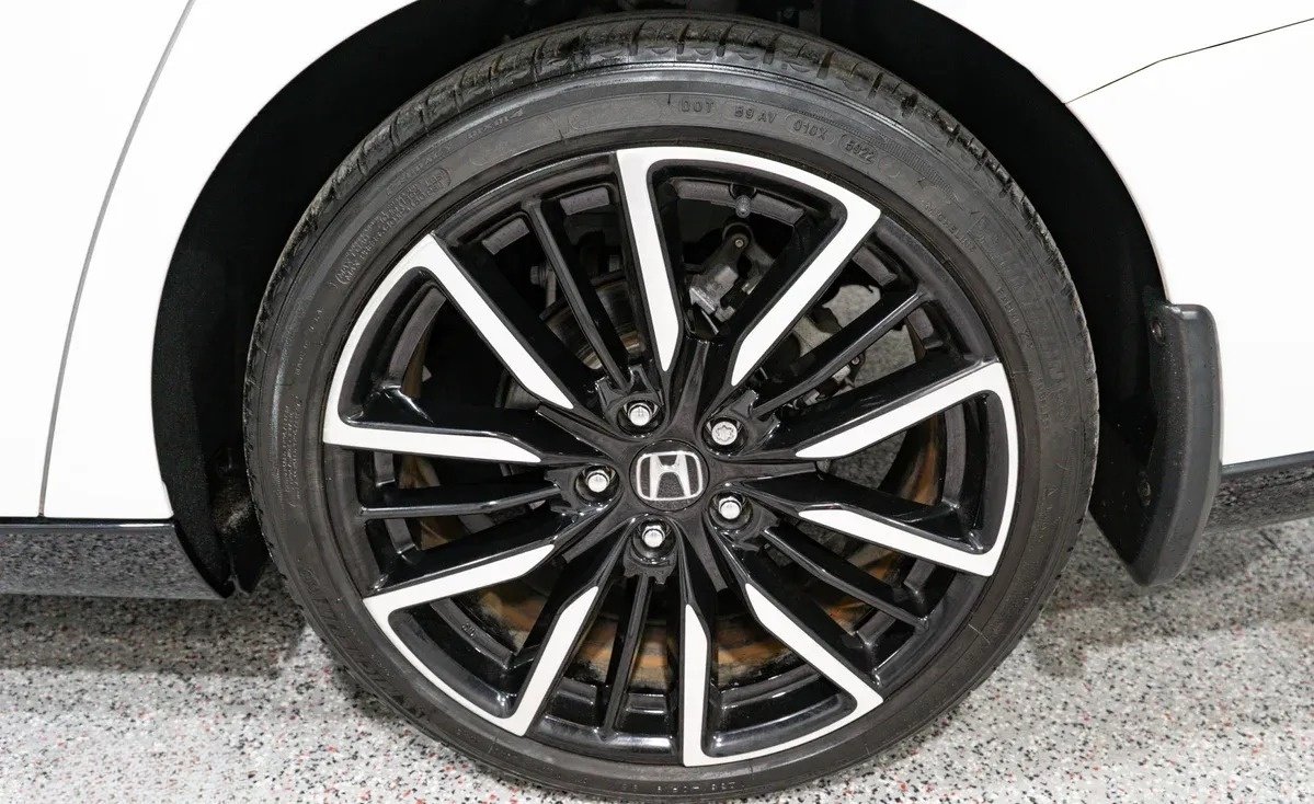 2023 Honda Accord Hybrid Touring - 29
