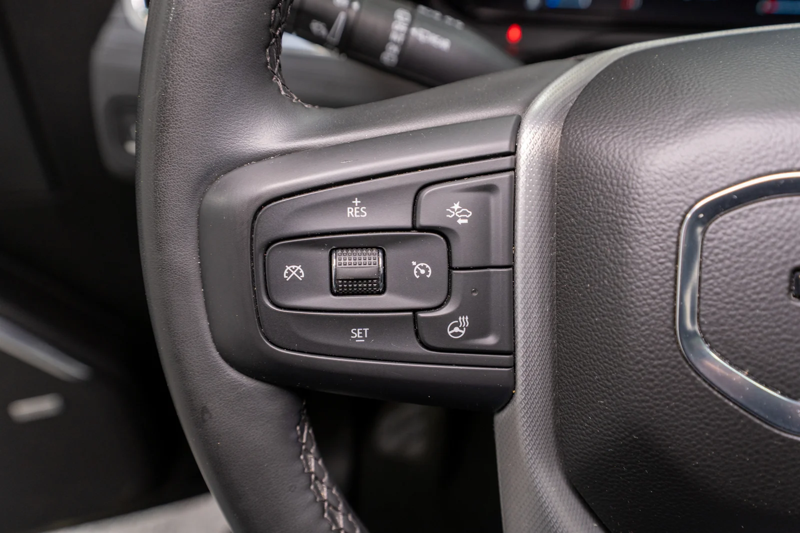 2023 GMC Yukon Denali - 26