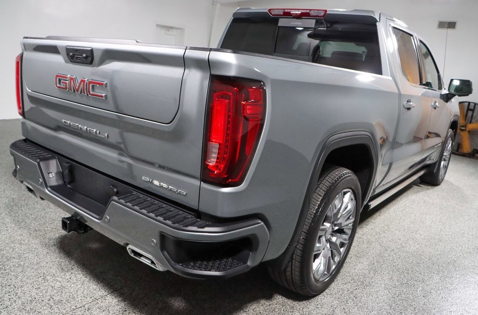 2024 GMC Sierra 1500 Denali - 5
