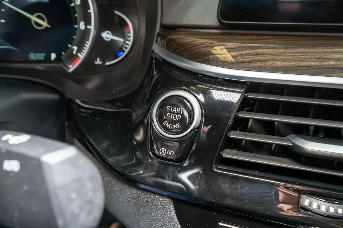 2019 BMW 5 Series 530i xDrive - 23