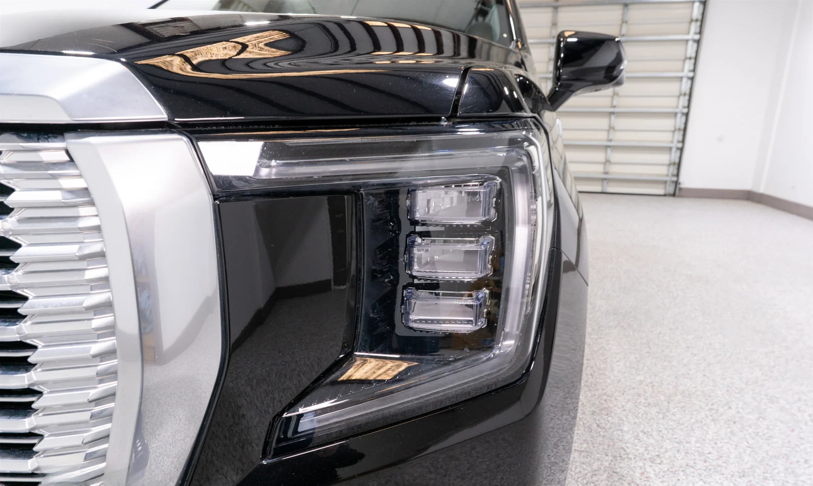 2023 GMC Yukon Denali - 8