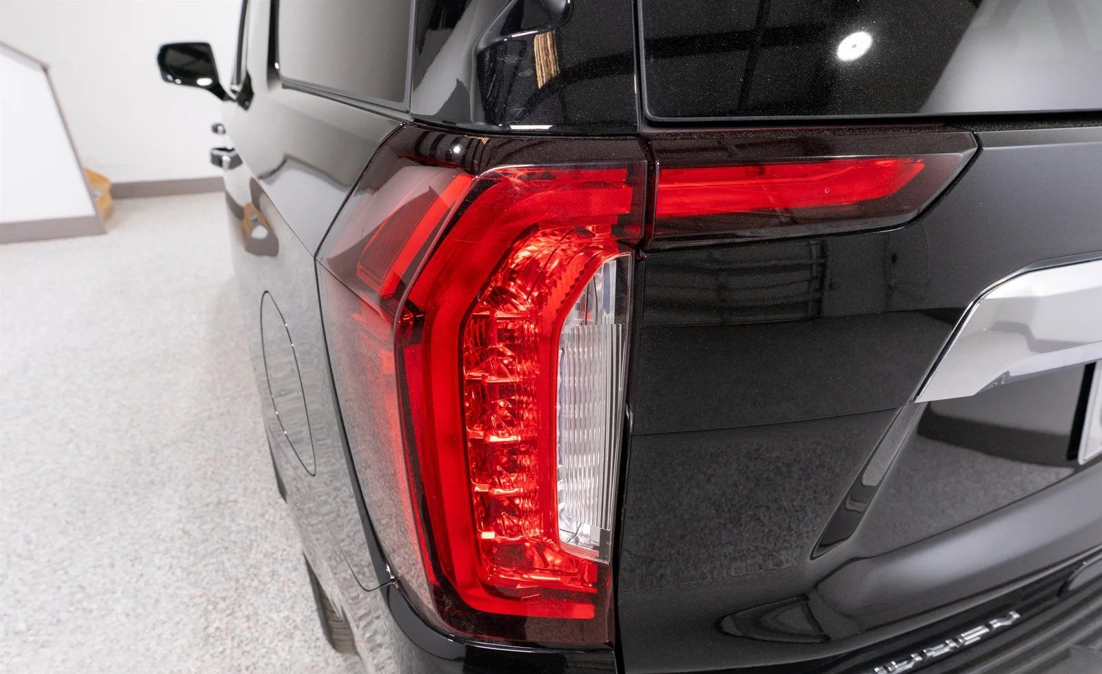 2023 GMC Yukon Denali - 9