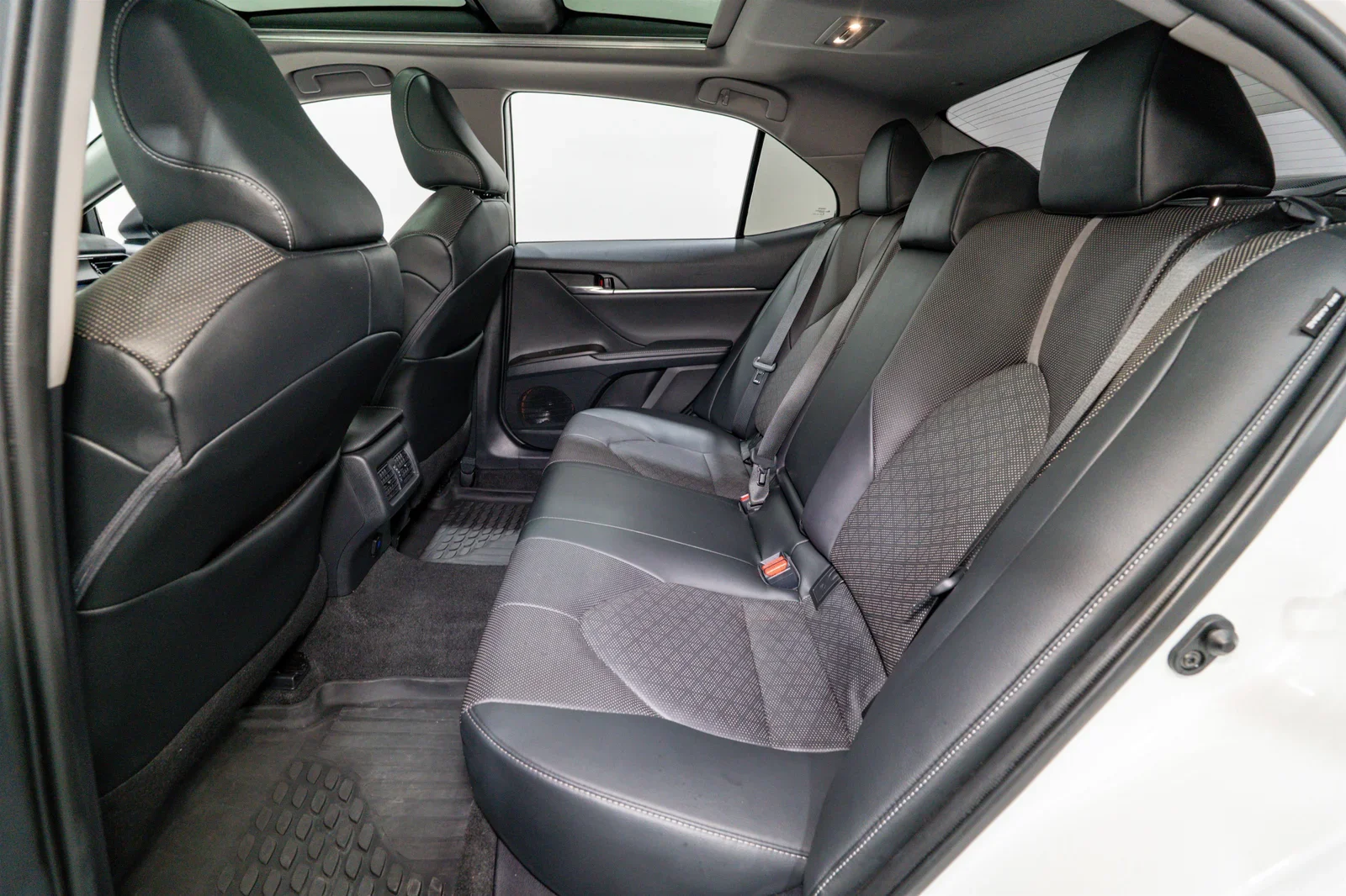 2021 Toyota Camry XSE - 14