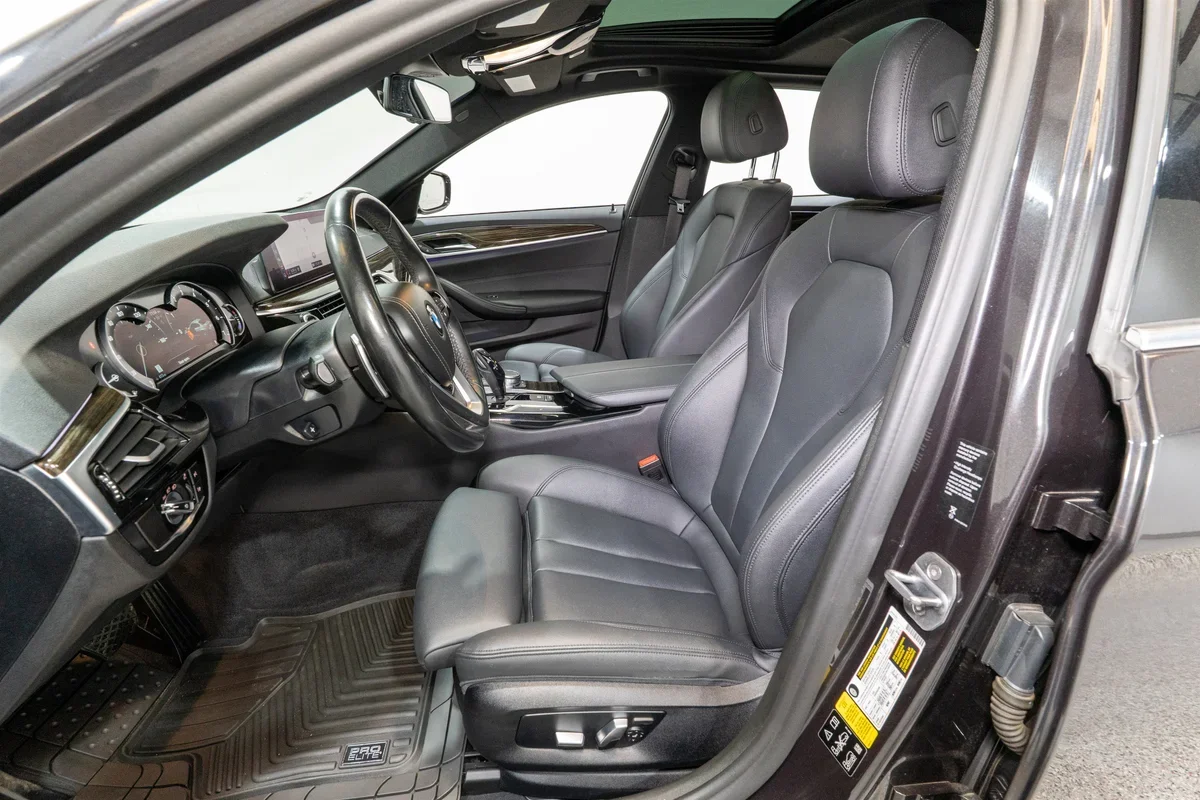 2019 BMW 5 Series 530i xDrive - 9