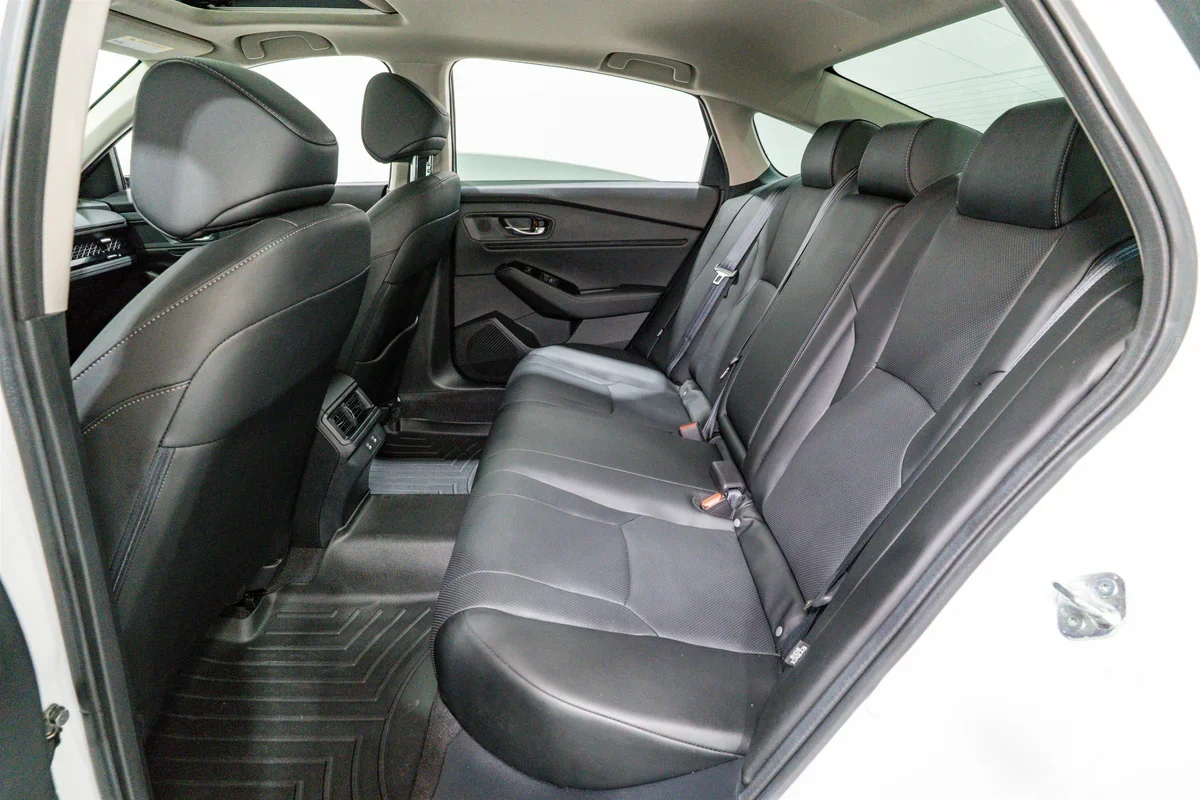 2023 Honda Accord Hybrid Touring - 12