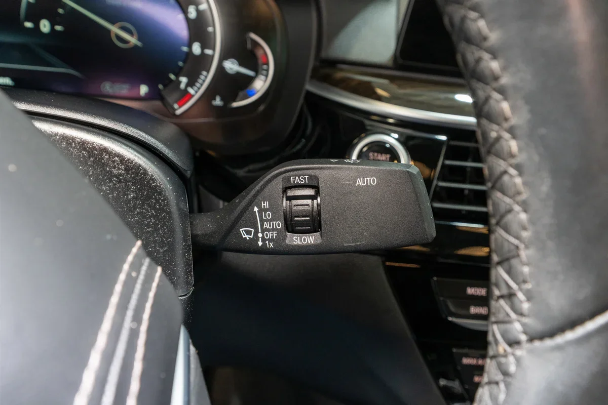 2019 BMW 5 Series 530i xDrive - 21