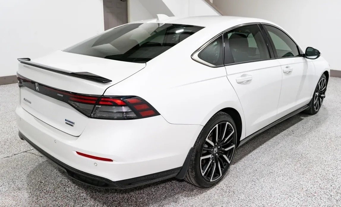 2023 Honda Accord Hybrid Touring - 3