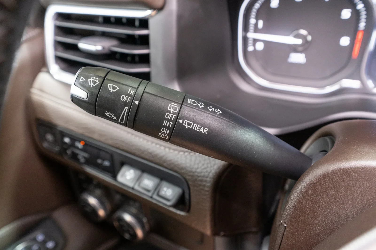 2021 GMC Yukon Denali - 23