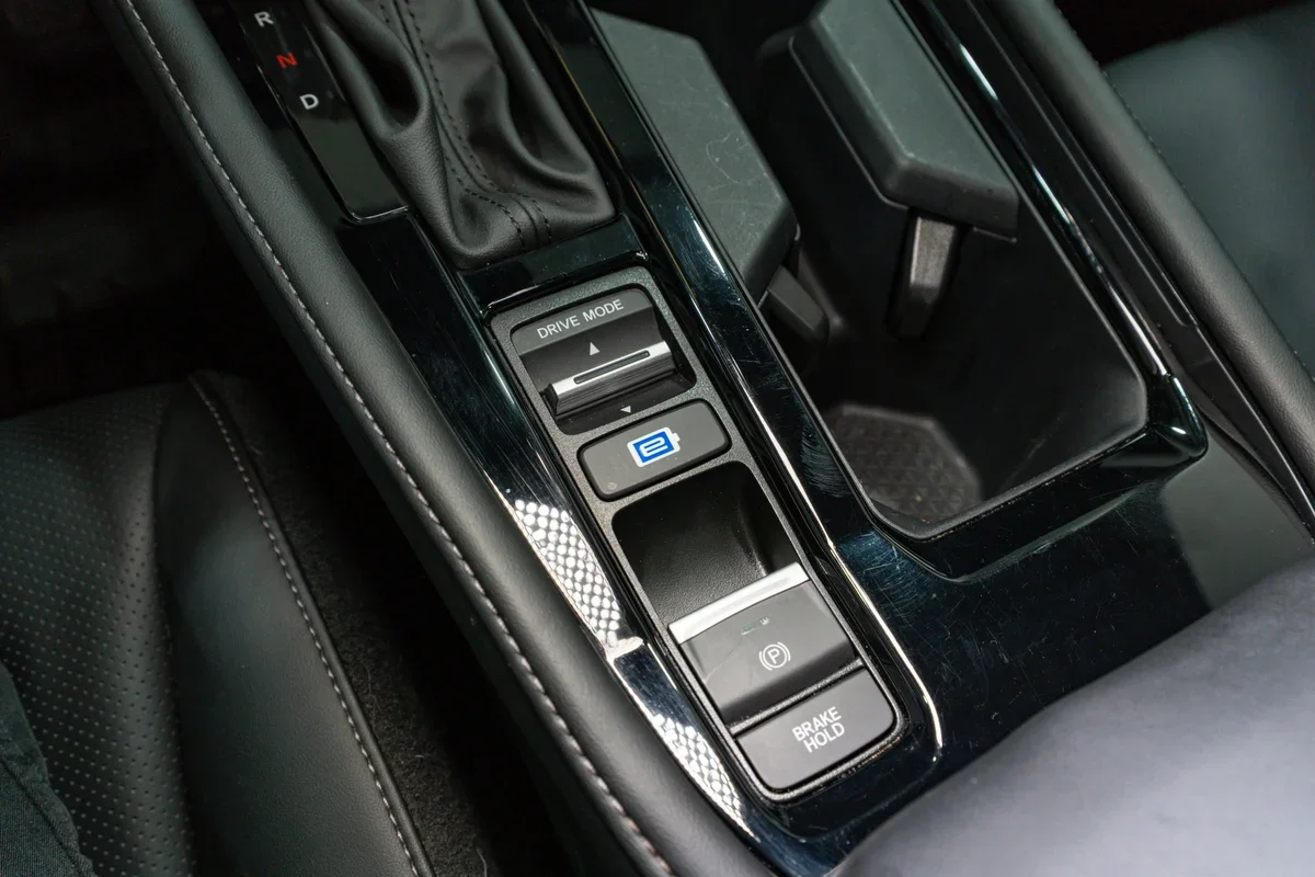 2023 Honda Accord Hybrid Touring - 25