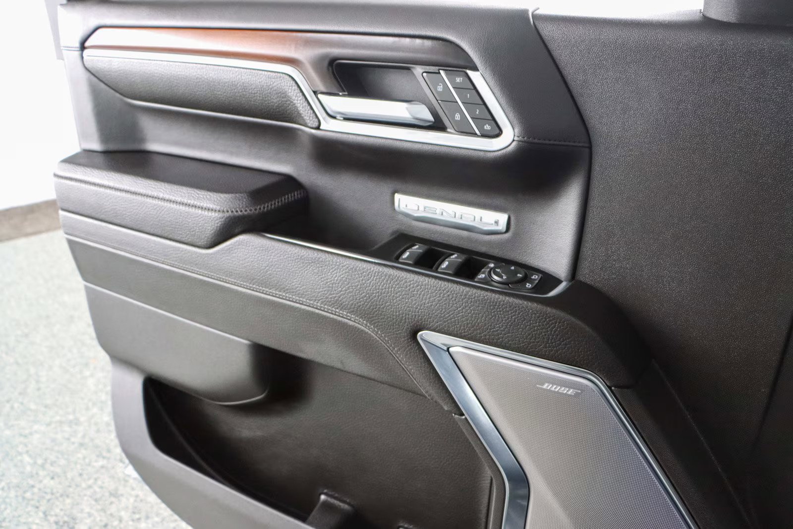2024 GMC Sierra 1500 Denali - 13