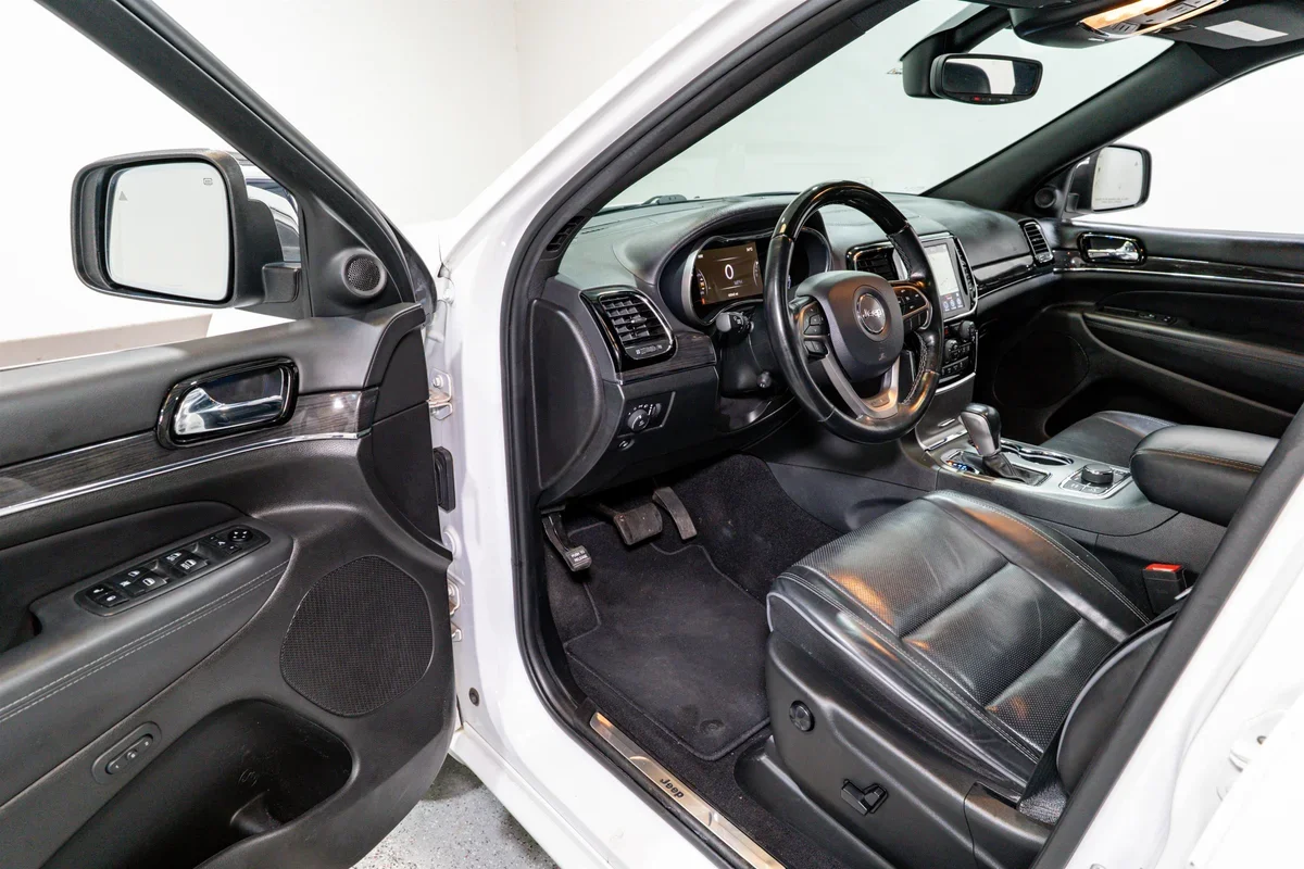 2020 Jeep Grand Cherokee Overland - 7