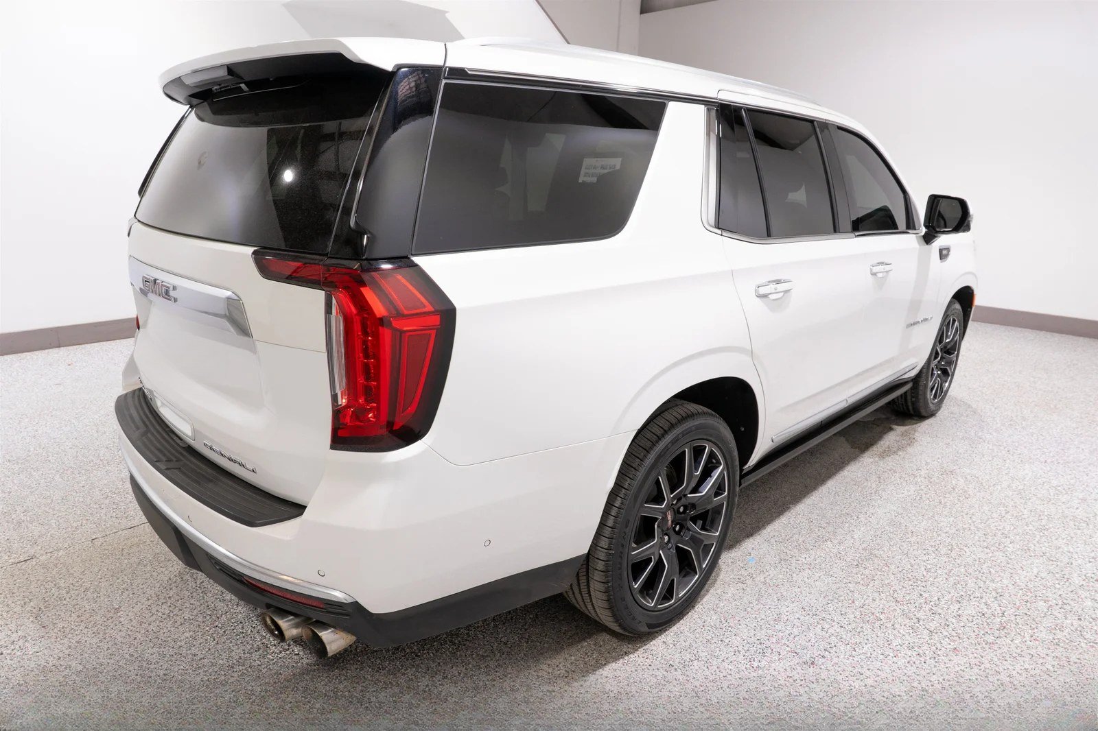 2024 GMC Yukon Denali - 5