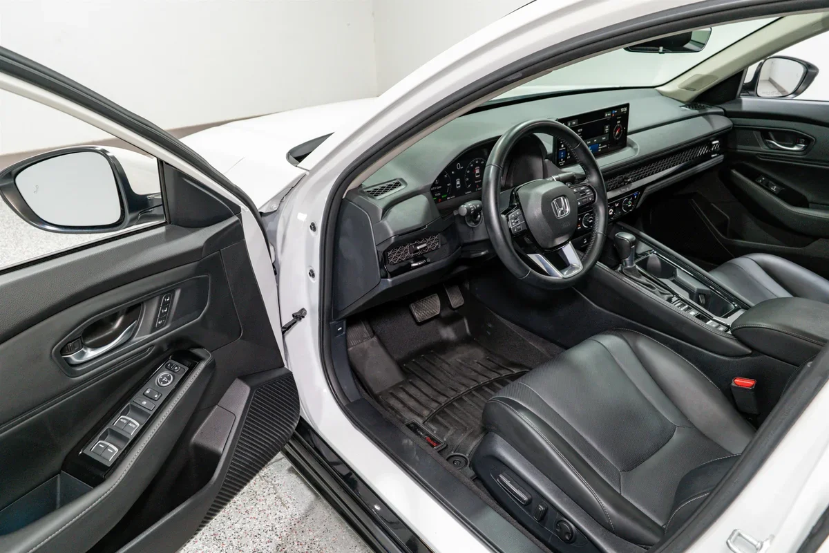 2023 Honda Accord Hybrid Touring - 8