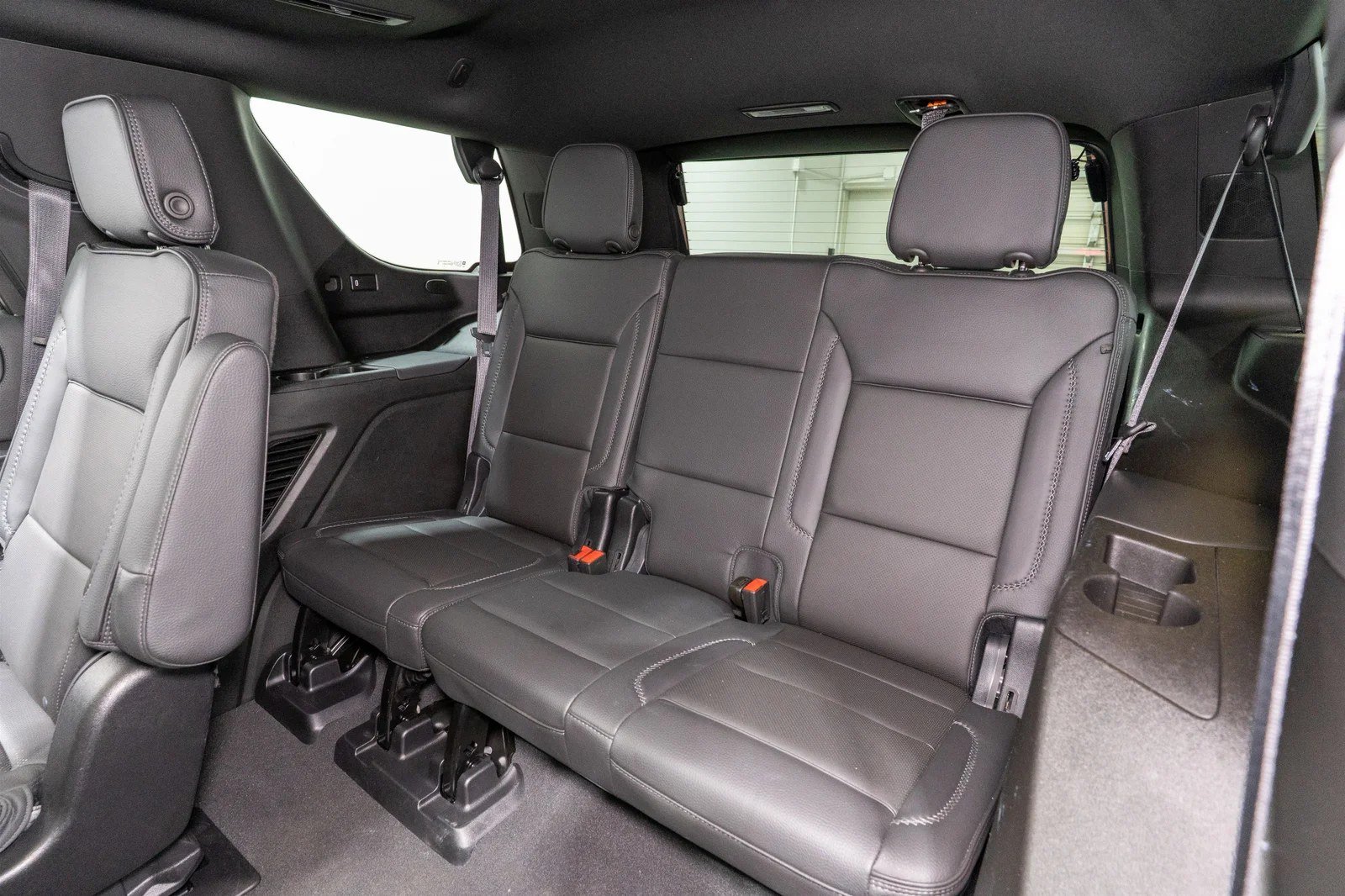 2023 GMC Yukon Denali - 32