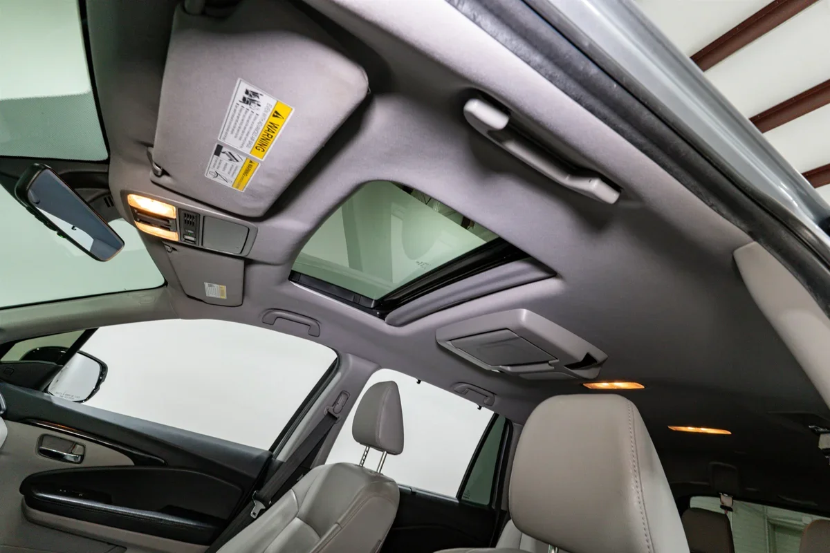 2019 Honda Pilot Touring 8 Passenger - 12