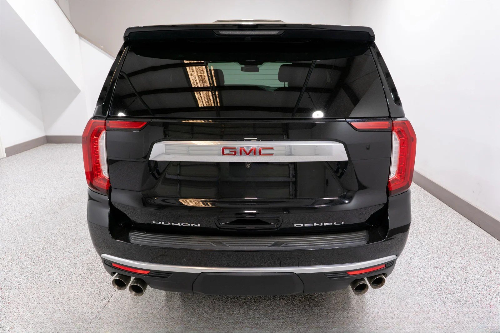 2023 GMC Yukon Denali - 4