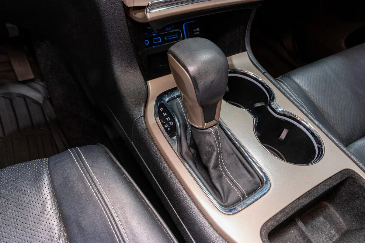 2017 Jeep Grand Cherokee Overland - 23
