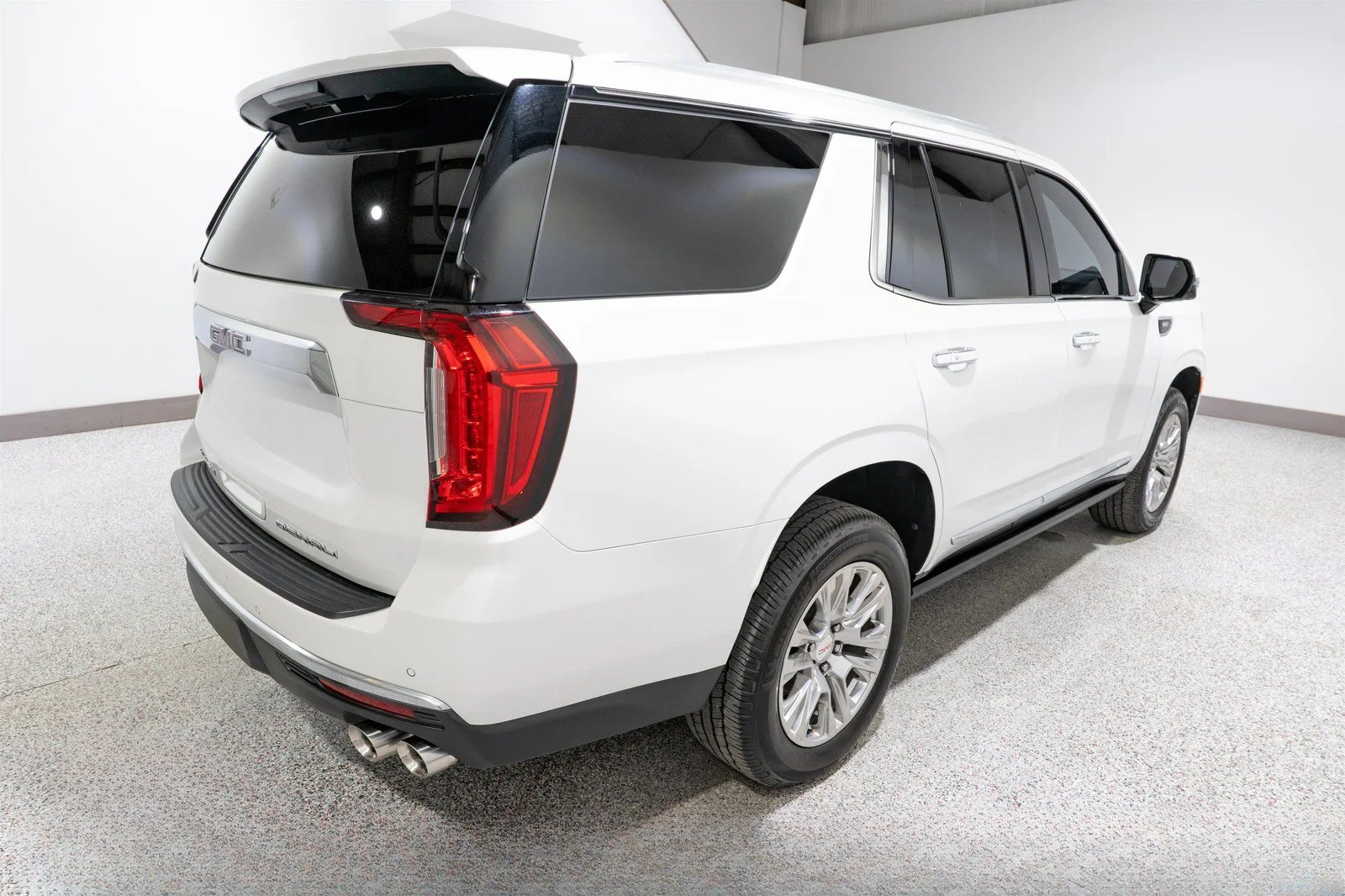 2021 GMC Yukon Denali - 6
